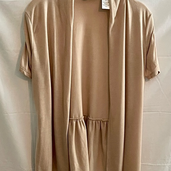 Womens Beige cardigan with Ruche Detail on Sleeves Size Medium (B-40) - Picture 1 of 6
